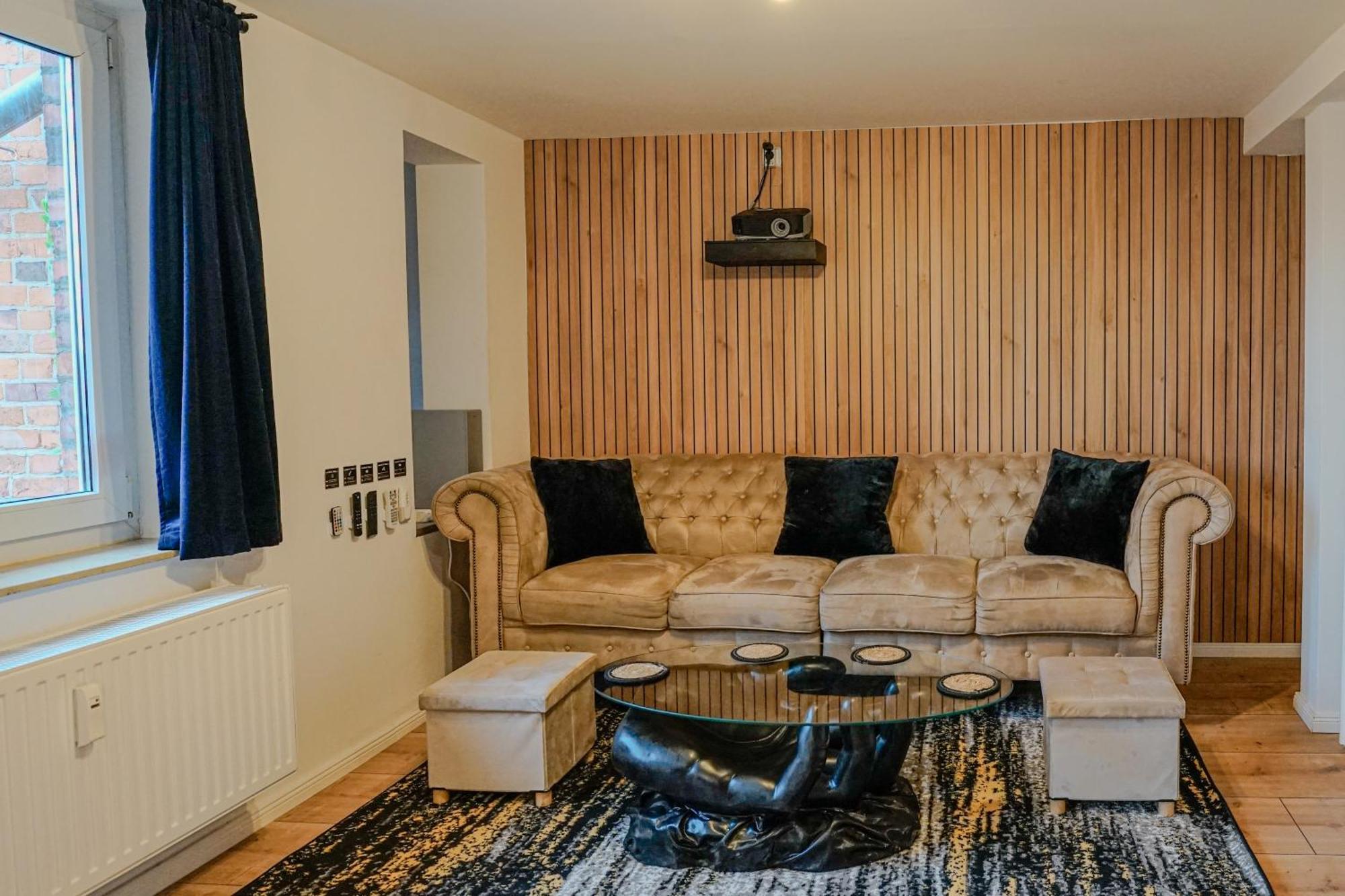 Dessaus Motto Appartements! Solo - Paerchen - Familien - Gruppen Екстер'єр фото